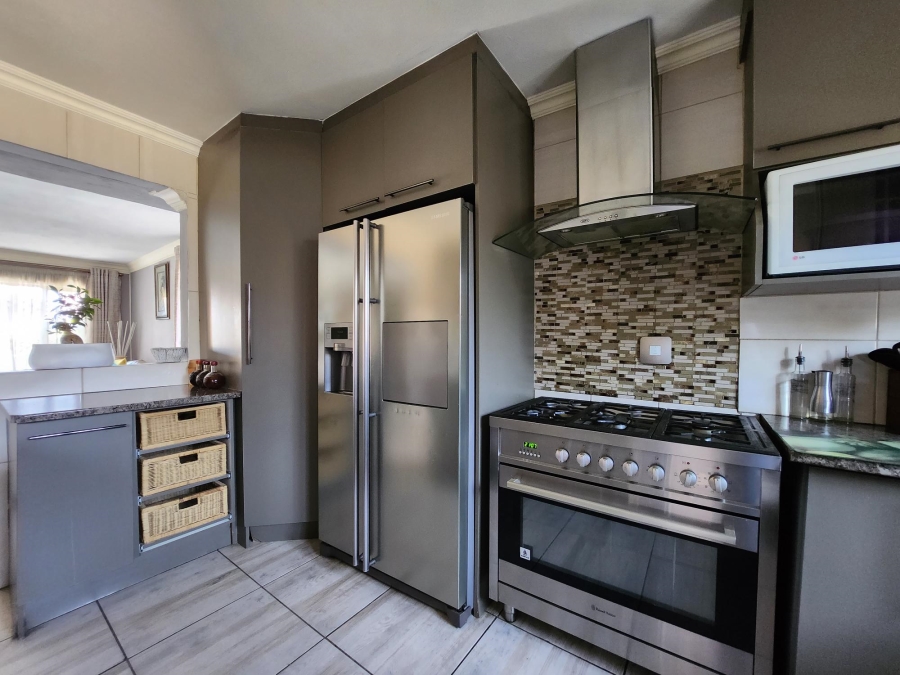 4 Bedroom Property for Sale in Tlhabane West North West